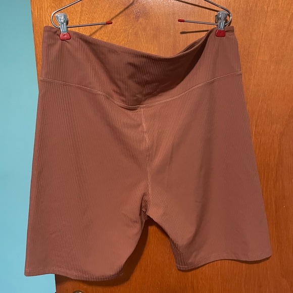 Girlfriend Collective ribbed run shorts - Picture 5 of 5